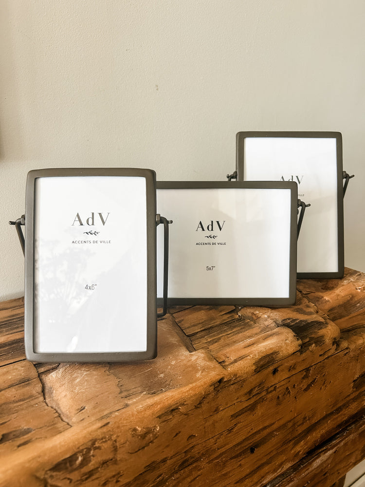 Iron Easel Frames Assorted