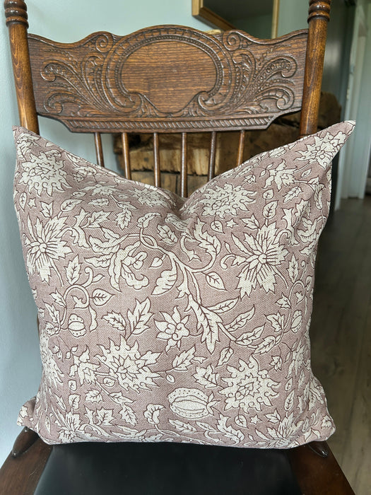 Goldie Indoor/Outdoor Pillow Cover