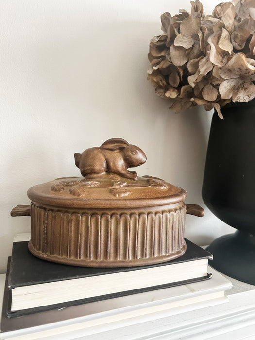 Stoneware Rabbit Baker